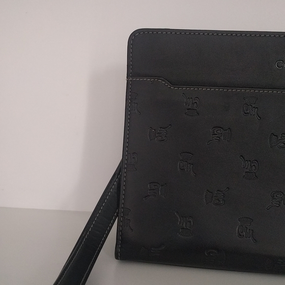 Beautiful wristlet purse by Countess Mara - Picture 4 of 12